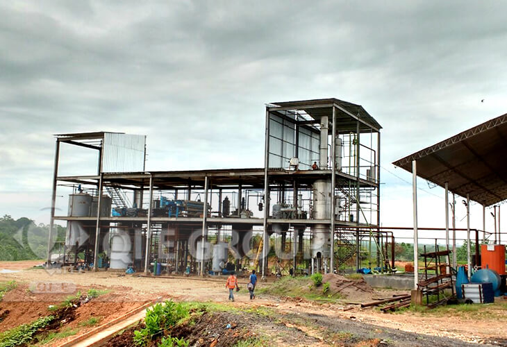 Usine de raffinage d'huile de palme au Pérou